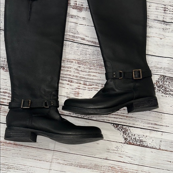 G.H. Bass‎ & Co. VANYA KNEE HIGH
BOOTS Sz. 7.5 - Picture 6 of 10